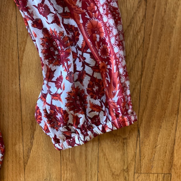 Joie Red and White Flowy Blouse, Tassels, Boho, Print, Size Small 100% Silk - Picture 8 of 12